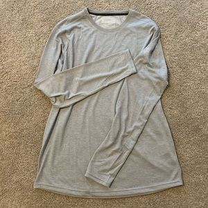 Men’s Under Armour never worn long sleeve